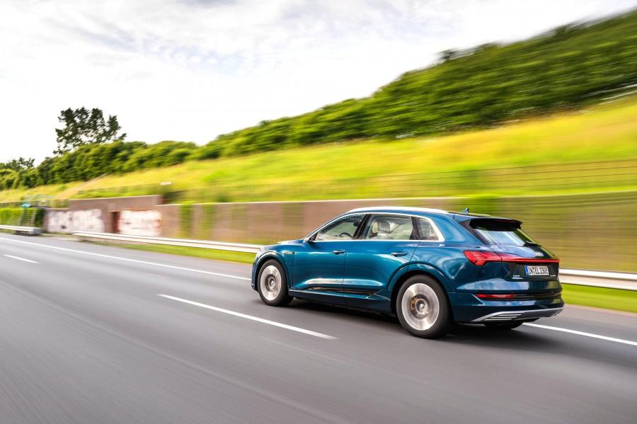  Audi e-tron 55 Quattro 2019 года  (WW) (фото 374 из 452)